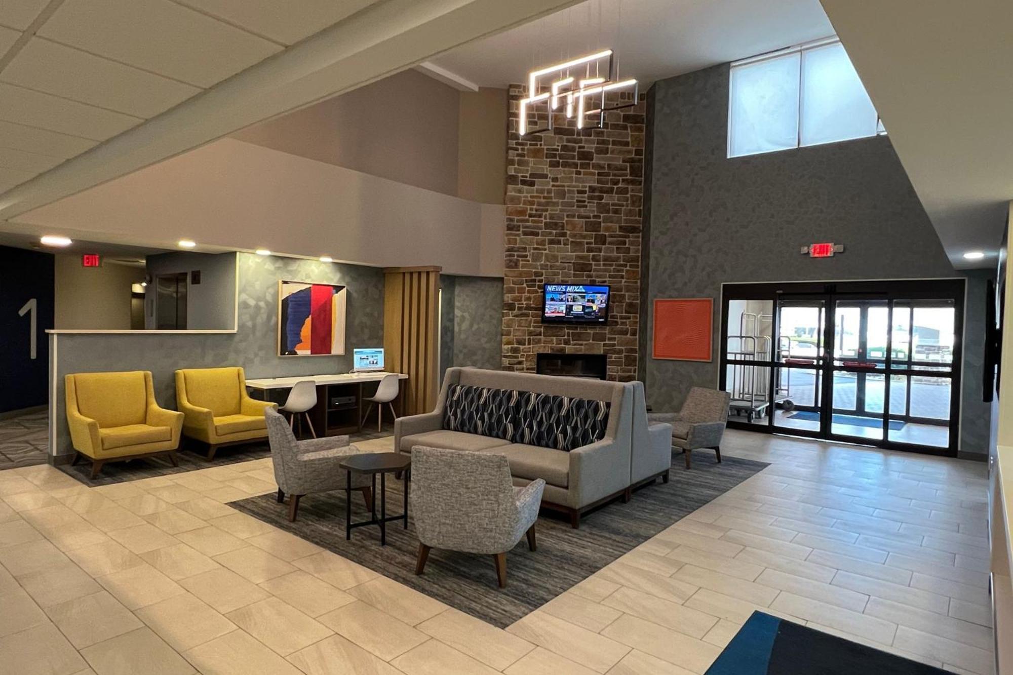 Holiday Inn Express Harrisburg I-81 - Hershey By Ihg Manadahill Eksteriør billede