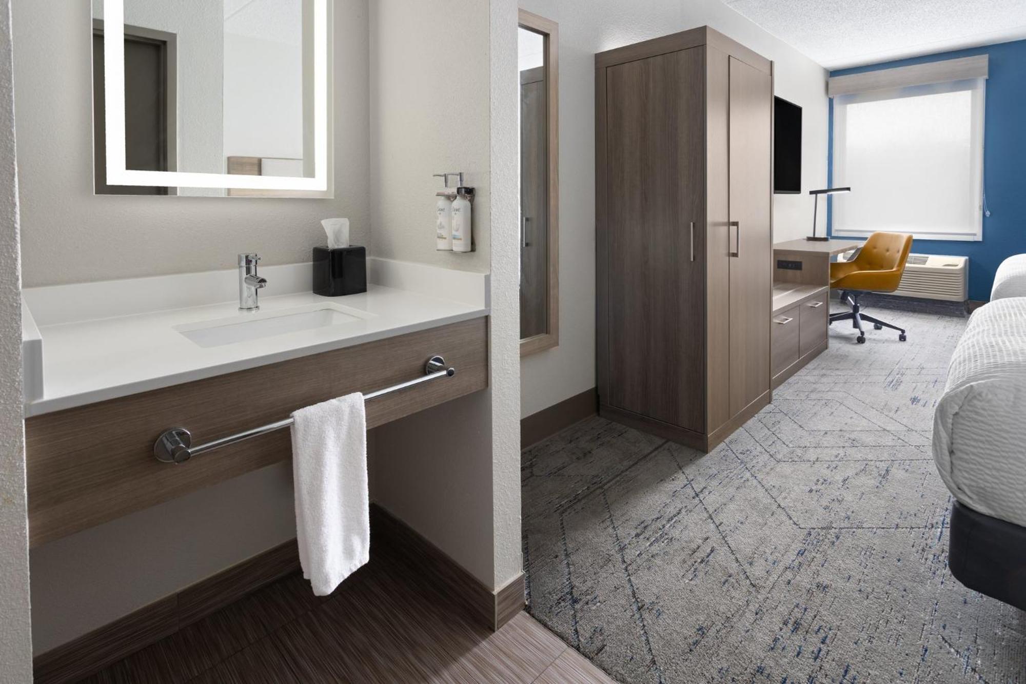Holiday Inn Express Harrisburg I-81 - Hershey By Ihg Manadahill Eksteriør billede